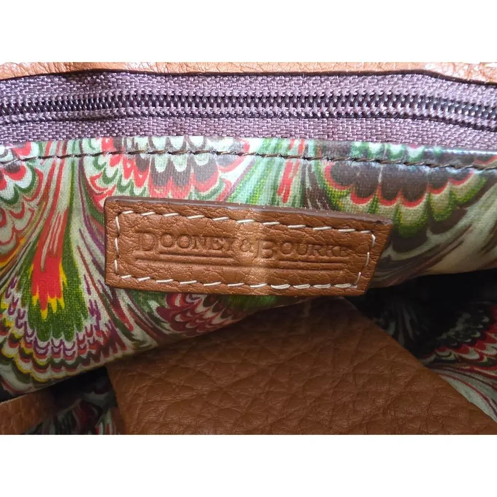 Dooney  & Bourke vintage small tassle tote bag in brown peppled leather - Picture 11 of 12